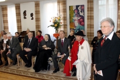 Sr Marie-Gabrielle, Supérieure générale, accueille les Officiels et la famille