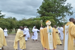 Les retrouvailles après la messe